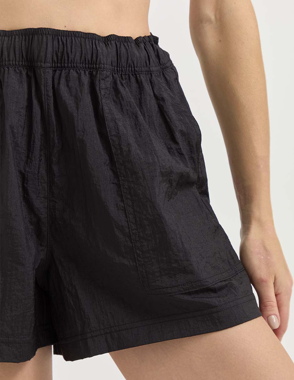Short con bolsillos para entrenamiento mujer 4